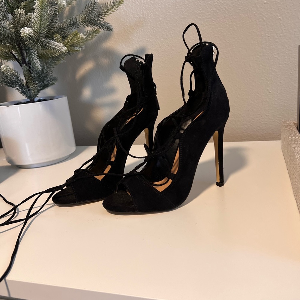 Lance up black heels